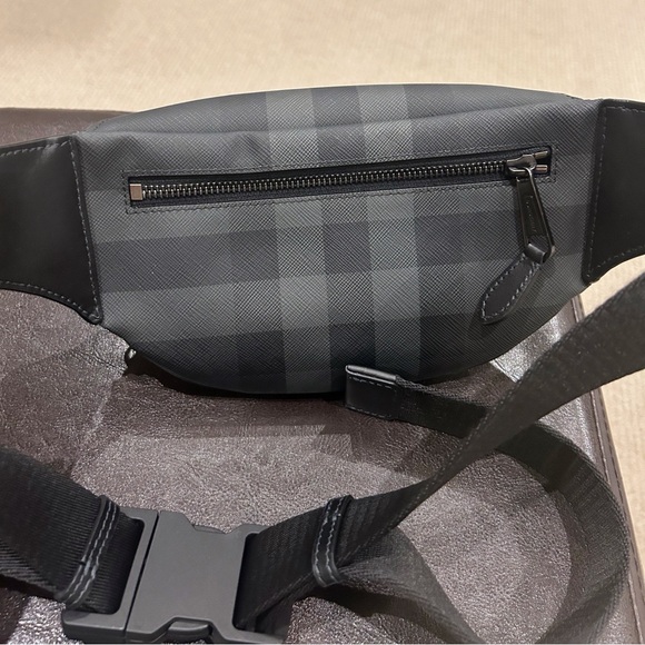 Burberry Cason Belt Bag in Charcoal - Picture 4 of 8